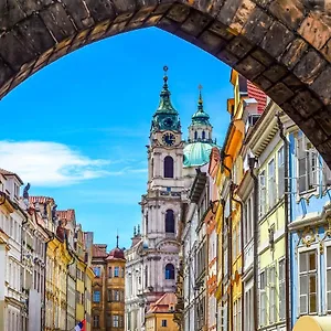 https://charles-bridge-economic-hostel.praguehotelsweb.com